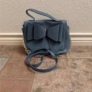 Elegant Blue Bow Accent Women's Bag